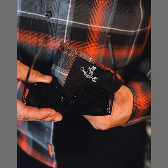 DIXXON FLANNEL - RESIST Flannel Shirt - Men's Medium - Picture 9 of 11